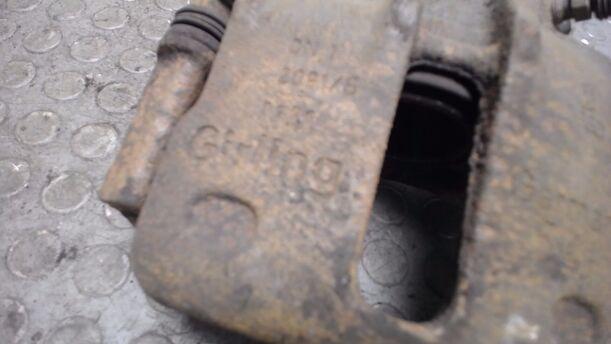 Foto: BREMSSATTEL VORN LINKS GIRLING eines Audi 100 2.3 E