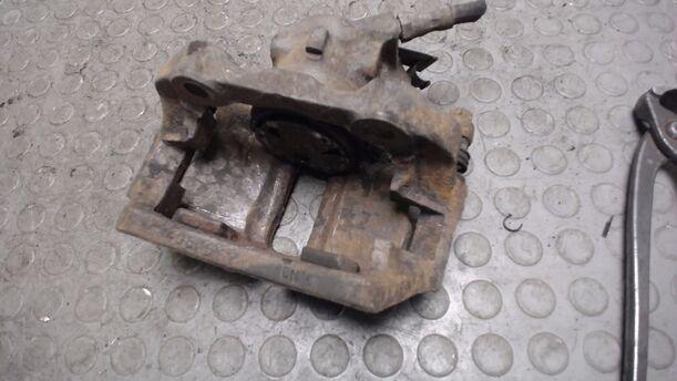 Foto: BREMSSATTEL VORN RECHTS GIRLING eines Audi 100 2.3 E