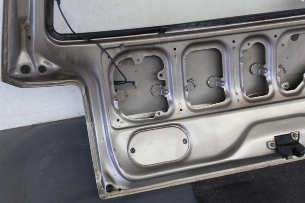 Foto: HECKKLAPPE / HECKDECKEL eines Toyota Starlet 1.0 e