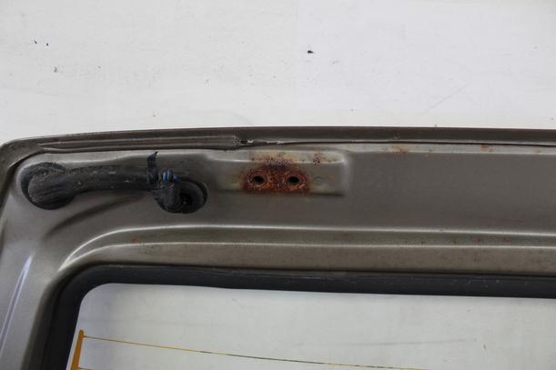 Foto: HECKKLAPPE / HECKDECKEL eines Toyota Starlet 1.0 e