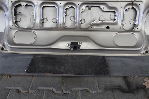 Foto: HECKKLAPPE / HECKDECKEL eines Toyota Starlet 1.0 e