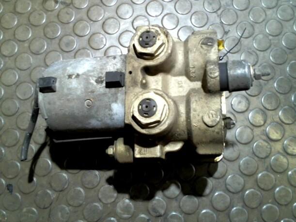Foto: ABS-BREMSAGGREGAT eines Alfa Romeo 155 2.0 Q4