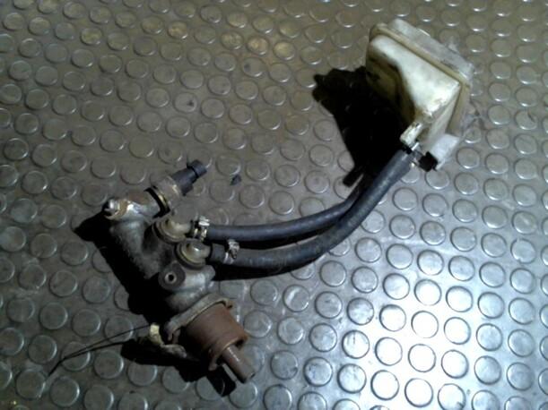 Foto: HAUPTBREMSZYLINDER eines Alfa Romeo 155 2.0 Q4