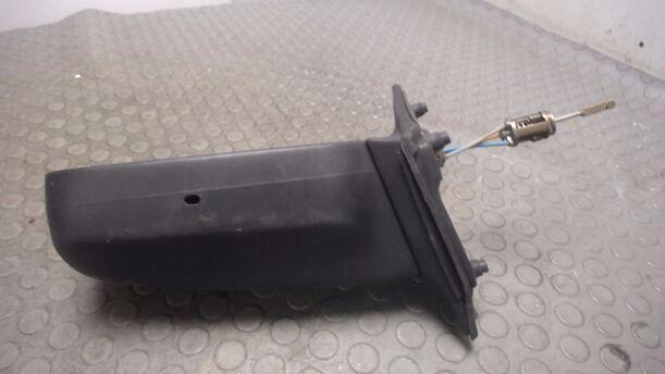 Foto: AUSSENSPIEGEL MECH. INNENVERSTELLB. LINKS eines Ford Scorpio GL Exclusiv