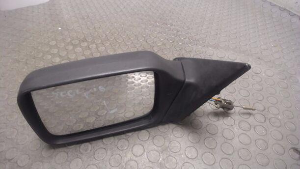 Foto: AUSSENSPIEGEL MECH. INNENVERSTELLB. LINKS eines Ford Scorpio GL Exclusiv