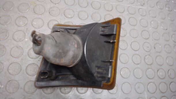 Foto: BLINKLEUCHTE / BLINKER LINKS eines VW Transporter 251 041