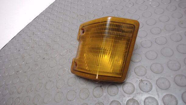 Foto: BLINKLEUCHTE / BLINKER RECHTS eines VW Transporter 251 041