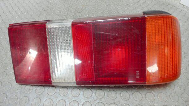 Foto: HECKLEUCHTE / RÜCKLICHT RECHTS ( 3 TÜRER ) eines Ford Sierra CL