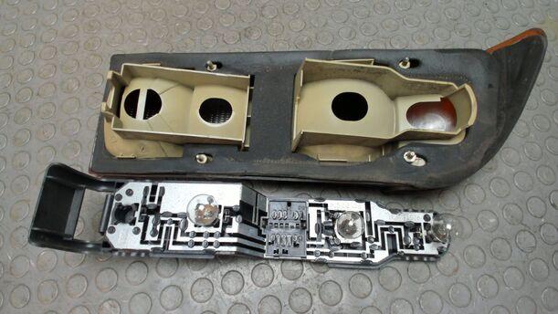 Foto: HECKLEUCHTE / RÜCKLICHT RECHTS ( 3 TÜRER ) eines Ford Sierra CL