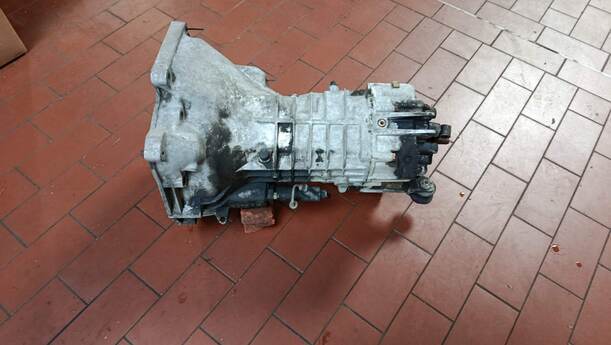 Foto: SCHALTGETRIEBE 5-GANG eines BMW 318i