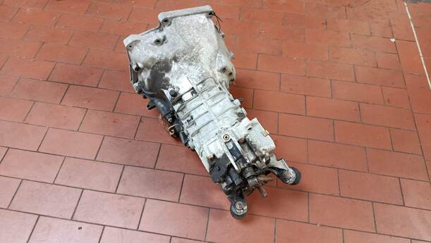 Foto: SCHALTGETRIEBE 5-GANG eines BMW 318i