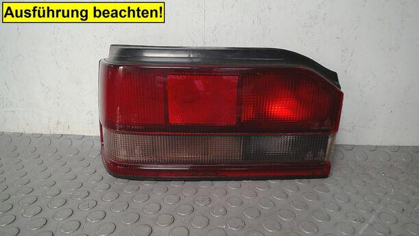 Foto: HECKLEUCHTE/ RÜCKLEUCHTE LINKS ( 2/3 TÜRER ) eines Mazda 323 1.4 LX