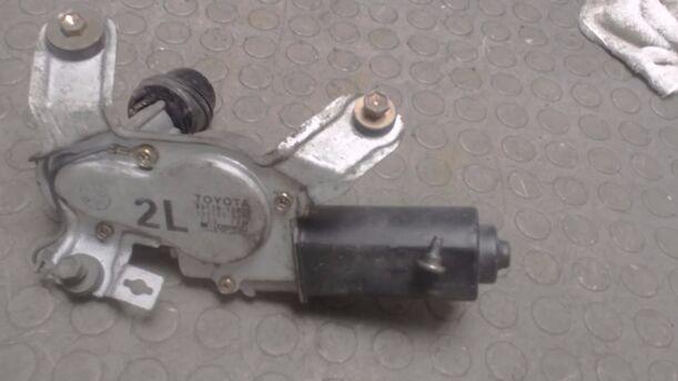 Foto: HECKSCHEIBENWISCHERMOTOR (STECKER DEFEKT) eines Toyota Corolla 1.4 XLi