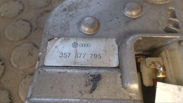 Foto: SCHIEBEDACHMOTOR eines VW Passat Variant 1.8 CL