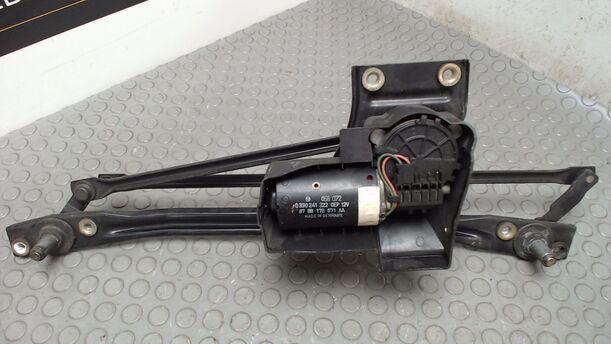 Foto: SCHEIBENWISCHERMOTOR VORN eines Ford Sierra Turnier CLX (LX)