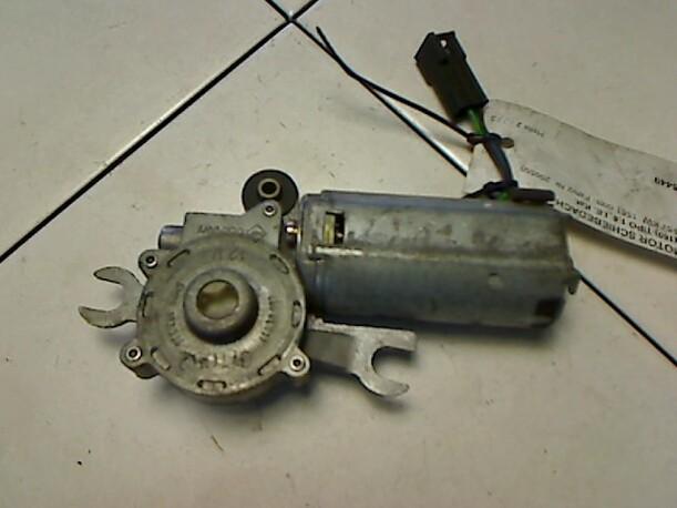 Foto: SCHIEBEDACHMOTOR eines Fiat Tipo 1600 i.e.