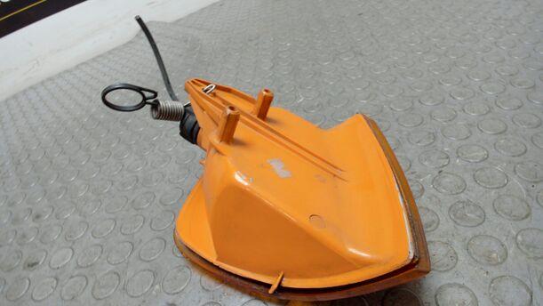 Foto: BLINKER / BLINKLEUCHTE LINKS ( '87 ) eines Ford Sierra Turnier CLX (LX)