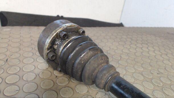 Foto: ANTRIEBSWELLE LINKS eines VW Corrado 1.8 Exclusive