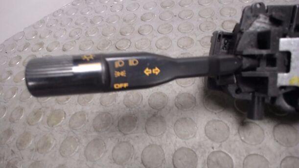 Foto: BLINK-/KOMBISCHALTER eines Mazda 323 1.6i GLX
