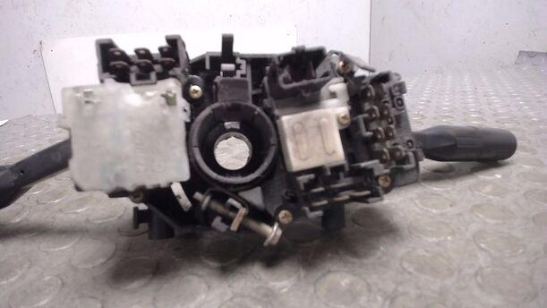 Foto: BLINK-/KOMBISCHALTER eines Mazda 323 1.6i GLX