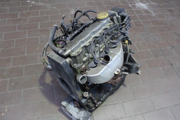 Foto: MOTOR X12SZ (16000km) eines Opel Corsa Eco