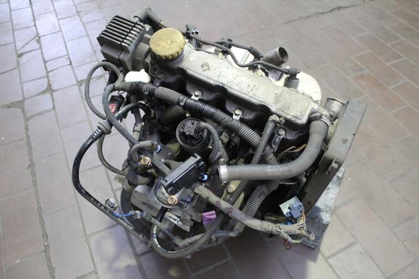 Foto: MOTOR X12SZ (16000km) eines Opel Corsa Eco