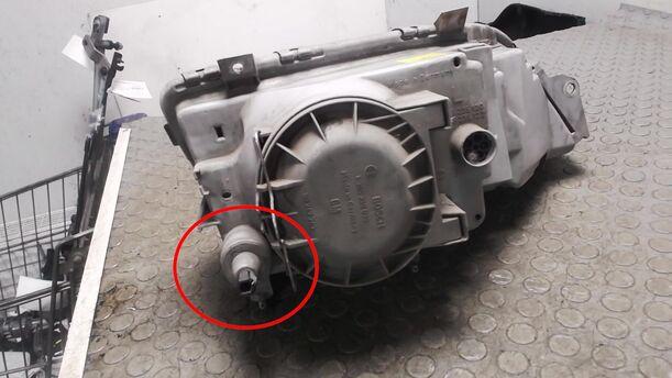 Foto: SCHEINWERFER LINKS (BOSCH) eines Opel Omega GL