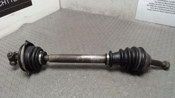 Foto: ANTRIEBSWELLE LINKS eines Renault R 21 TL Passenger (TL)