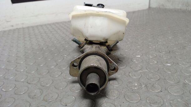 Foto: HAUPTBREMSZYLINDER eines Renault R 21 TL Passenger (TL)