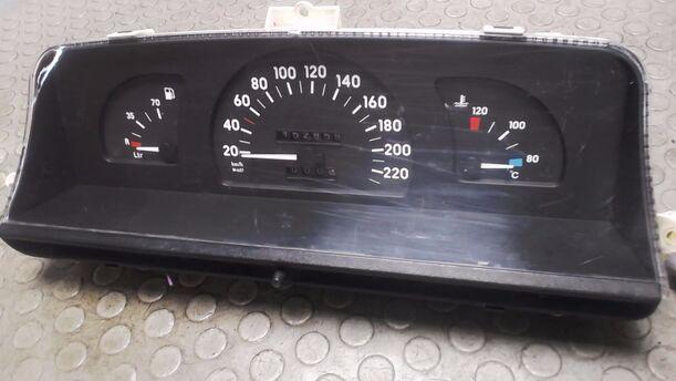 Foto: TACHOEINHEIT eines Opel Omega Caravan LS