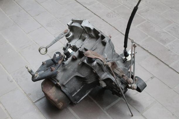 Foto: SCHALTGETRIEBE 5-GANG 20CB56 eines Peugeot 106 XN