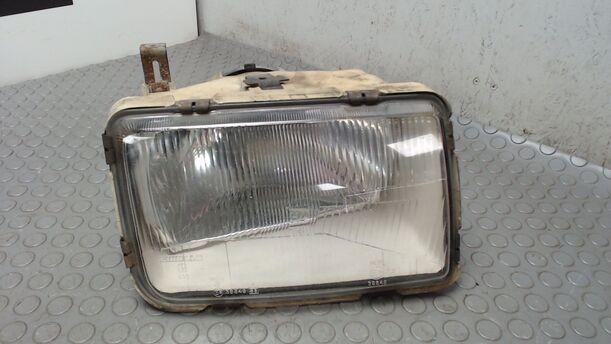 Foto: SCHEINWERFER RECHTS ( '82 ) eines Ford Sierra CL