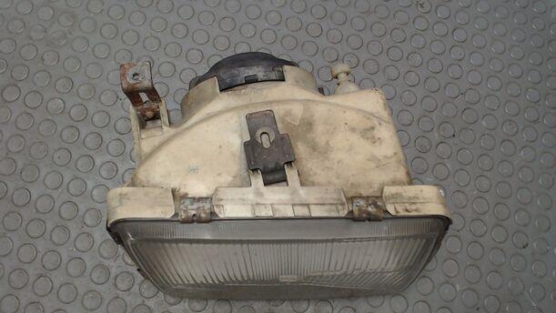 Foto: SCHEINWERFER RECHTS ( '82 ) eines Ford Sierra CL