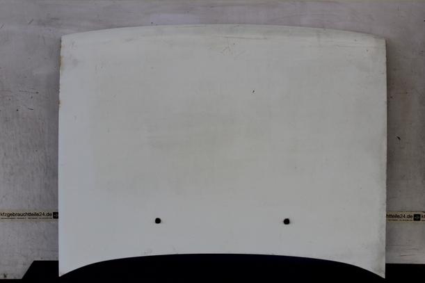 Foto: MOTORHAUBE eines Toyota Starlet 1.0 e
