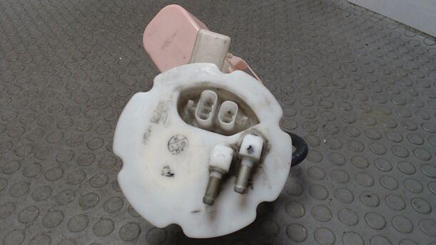 Foto: KRAFTSTOFFPUMPE eines Nissan Almera 2.0 GTi