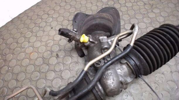 Foto: SERVOLENKUNG eines Nissan Almera 2.0 GTi