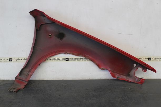 Foto: KOTFLÜGEL VORN LINKS eines Nissan Sunny SLX