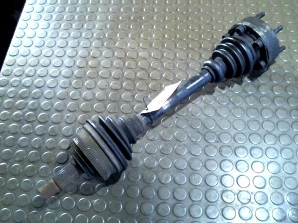 Foto: ANTRIEBSWELLE R eines Alfa Romeo 164 2.0 V6 Turbo