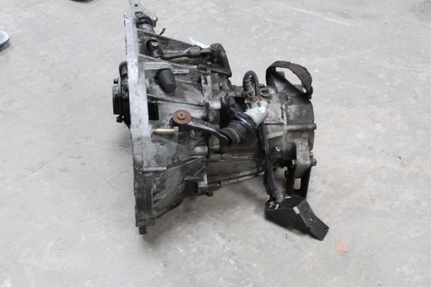 Foto: SCHALTGETRIEBE eines Alfa Romeo 164 2.0 V6 Turbo