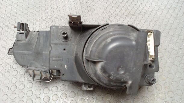 Foto: SCHEINWERFER LINKS ( '85 ) eines Ford Scorpio CL