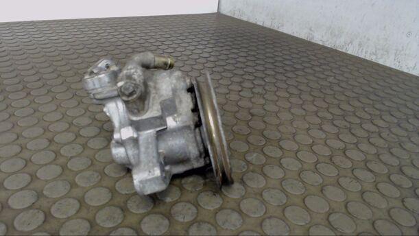 Foto: LENKGETRIEBEPUMPE / SERVOPUMPE eines Honda Civic 1.5i 16V