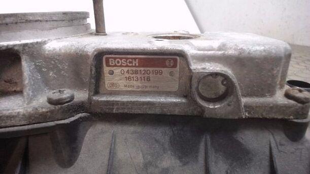 Foto: STAUKLAPPE / DROSSELKLAPPE eines Ford Escort XR3i