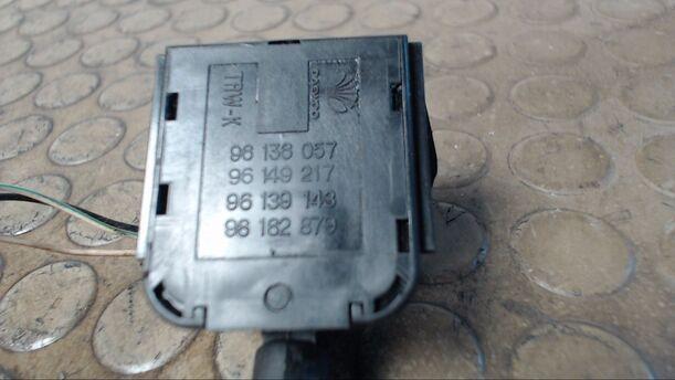Foto: BLINKERSCHALTER/ KOMBISCHALTER eines Daewoo Nexia 1.5 GL
