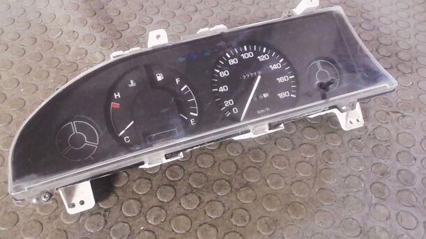 Foto: TACHOEINHEIT eines Toyota Corolla 1.3 XL