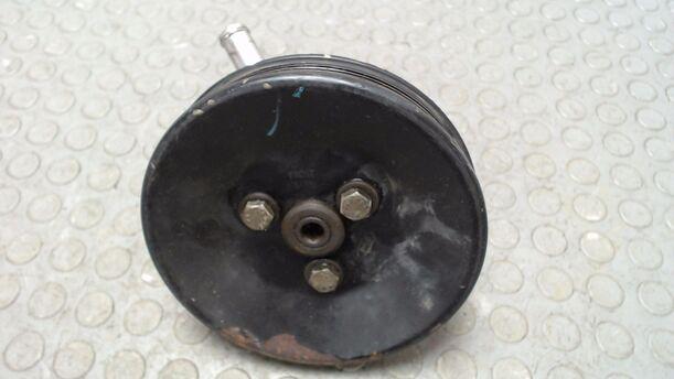 Foto: PUMPE SERVOLENKUNG eines Ford Sierra GL