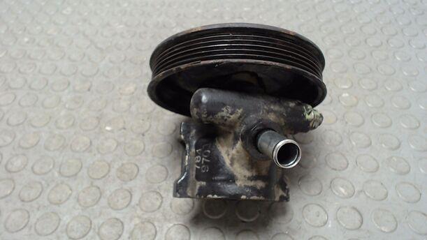 Foto: PUMPE SERVOLENKUNG eines Ford Sierra GL