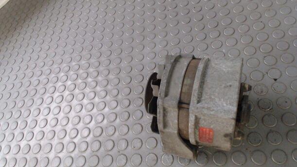 Foto: LICHTMASCHINE eines Seat Ibiza 1.2 L