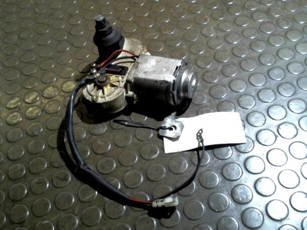 Foto: HECKSCHEIBENWISCHERMOTOR eines Peugeot J 5 1400 (1300)