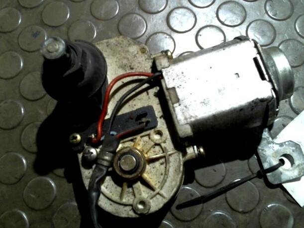 Foto: HECKSCHEIBENWISCHERMOTOR eines Peugeot J 5 1400 (1300)