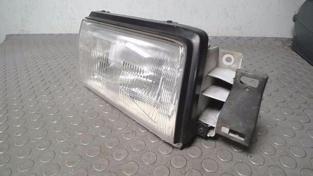 Foto: SCHEINWERFER RECHTS ( KOITO ) eines Mazda 323 1.5 GLX